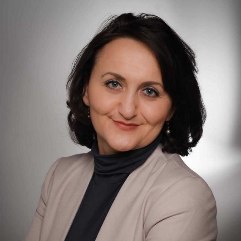 Irina Stremel, Expertin für Karriereberatung und Bewerbungscoaching: Erfolgreich bewerben mit individuellem Bewerbungscoaching